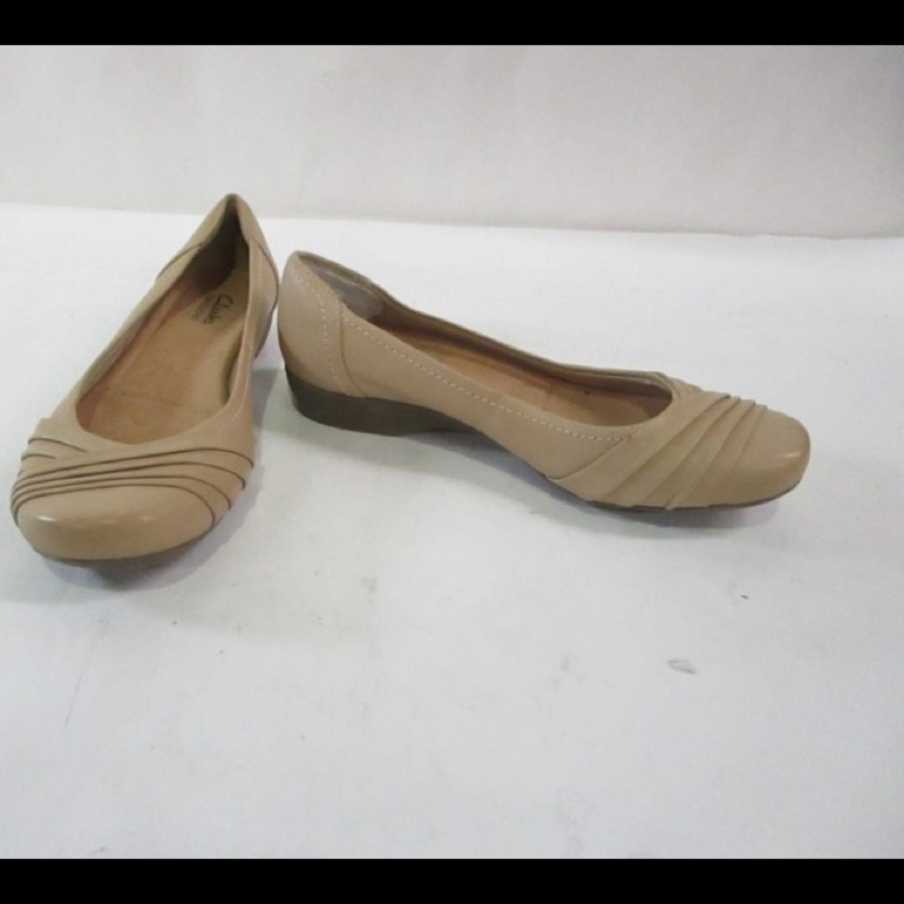 Clarks Bendable Nude Leather Shoes
